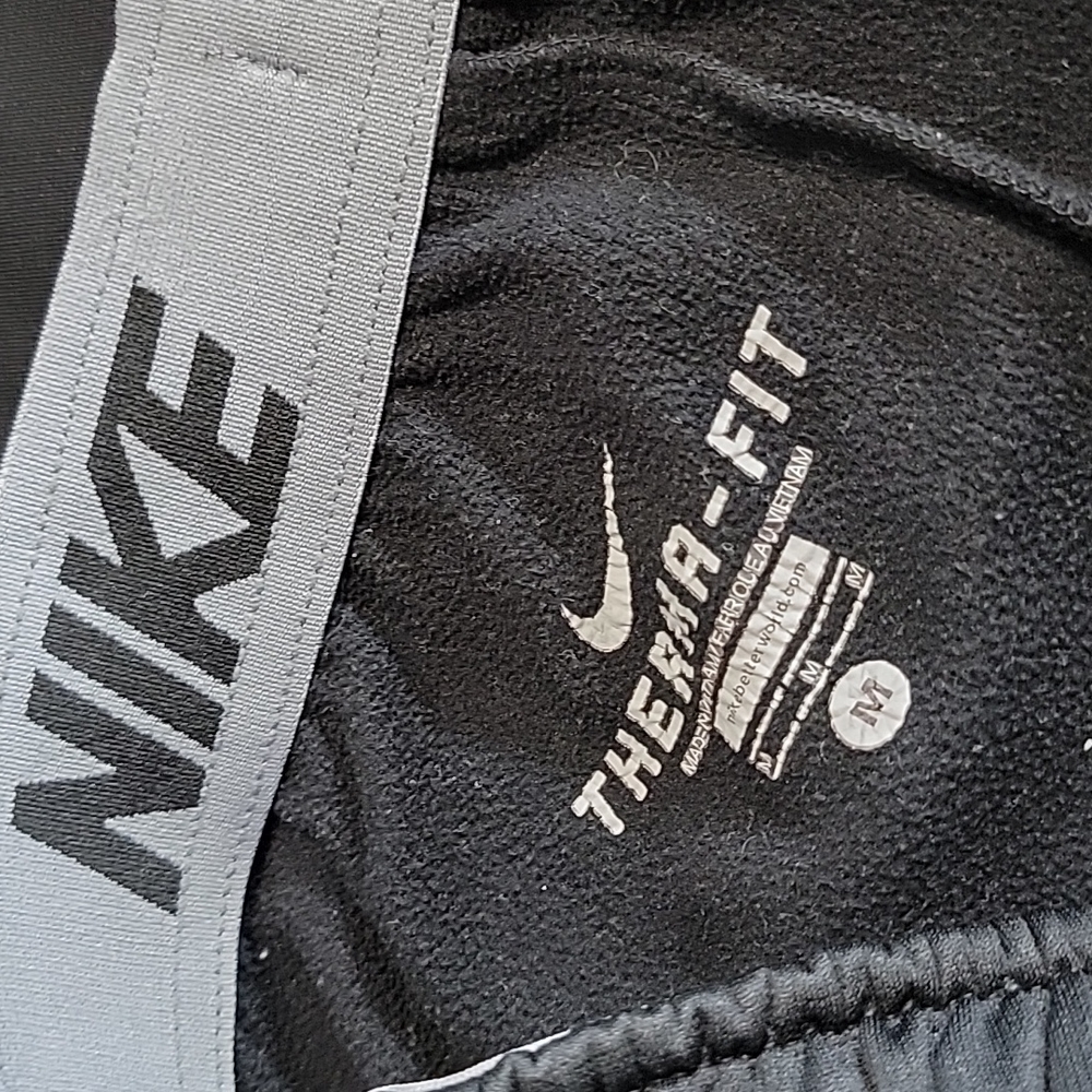 NIKE Joggers - Picture 2 of 4